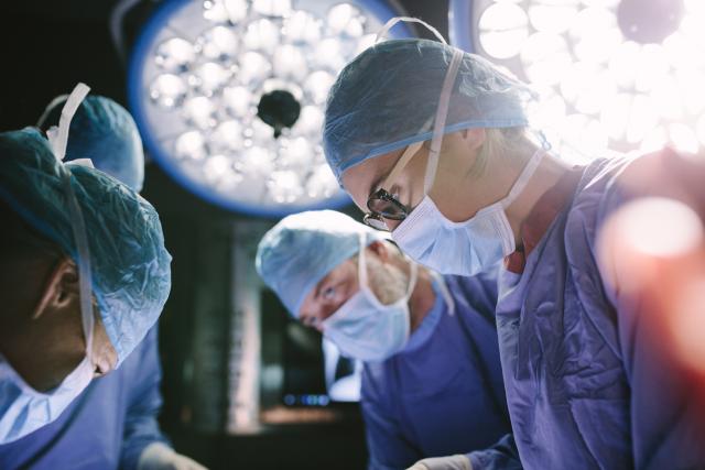 Prvi put uraðena kompletna transplantacija penisa i mošnica